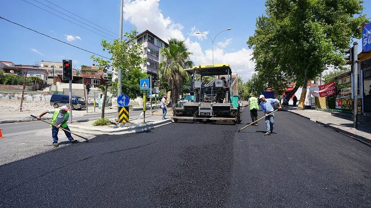 Büyükşehir, Av. Mehmet Ali Kısakürek Caddesi’nde Ulaşımı İyileştiriyor