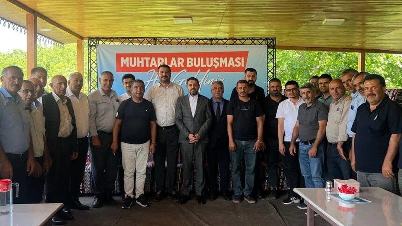 Çağlayancerit ve Türkoğlu’nda Muhtarlarla Toplantı Yapıldı