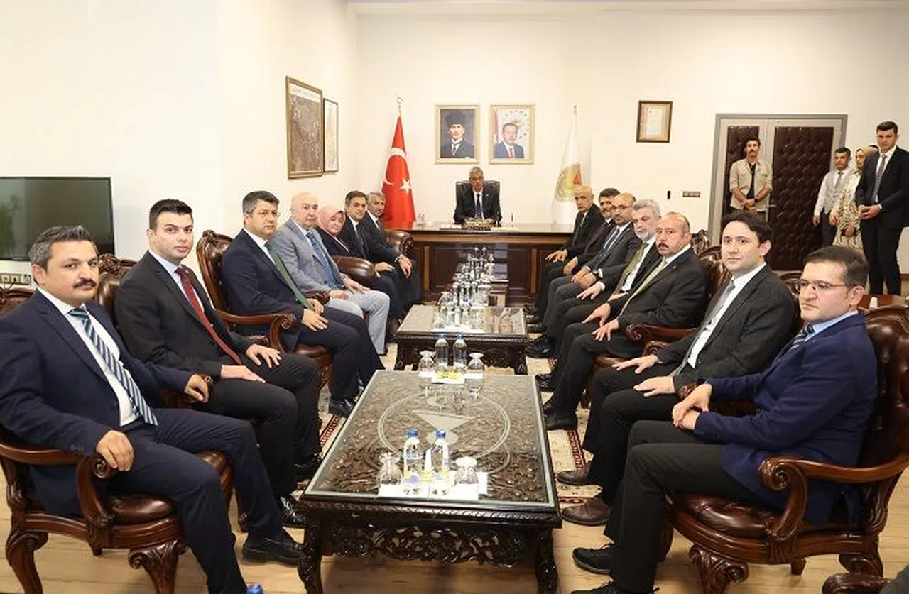 Sağlık Bakanı Memişoğlu, Valiliği ziyaret etti