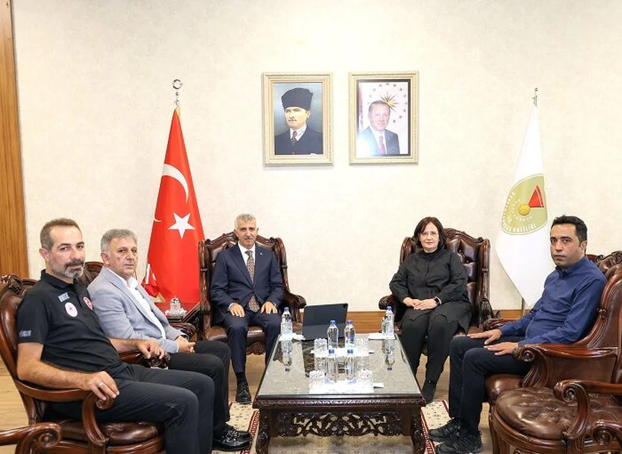 Bakan Yardımcısı, Vali Ünlüer’i Ziyaret Etti