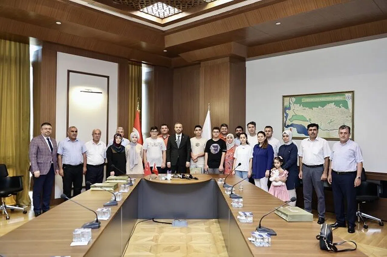 Başkan Toptaş, LGS Birincilerini Ödüllendirdi