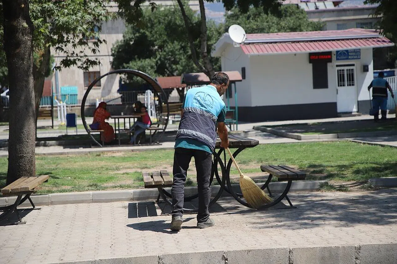 Dulkadiroğlu'da Park Temizliği Başladı