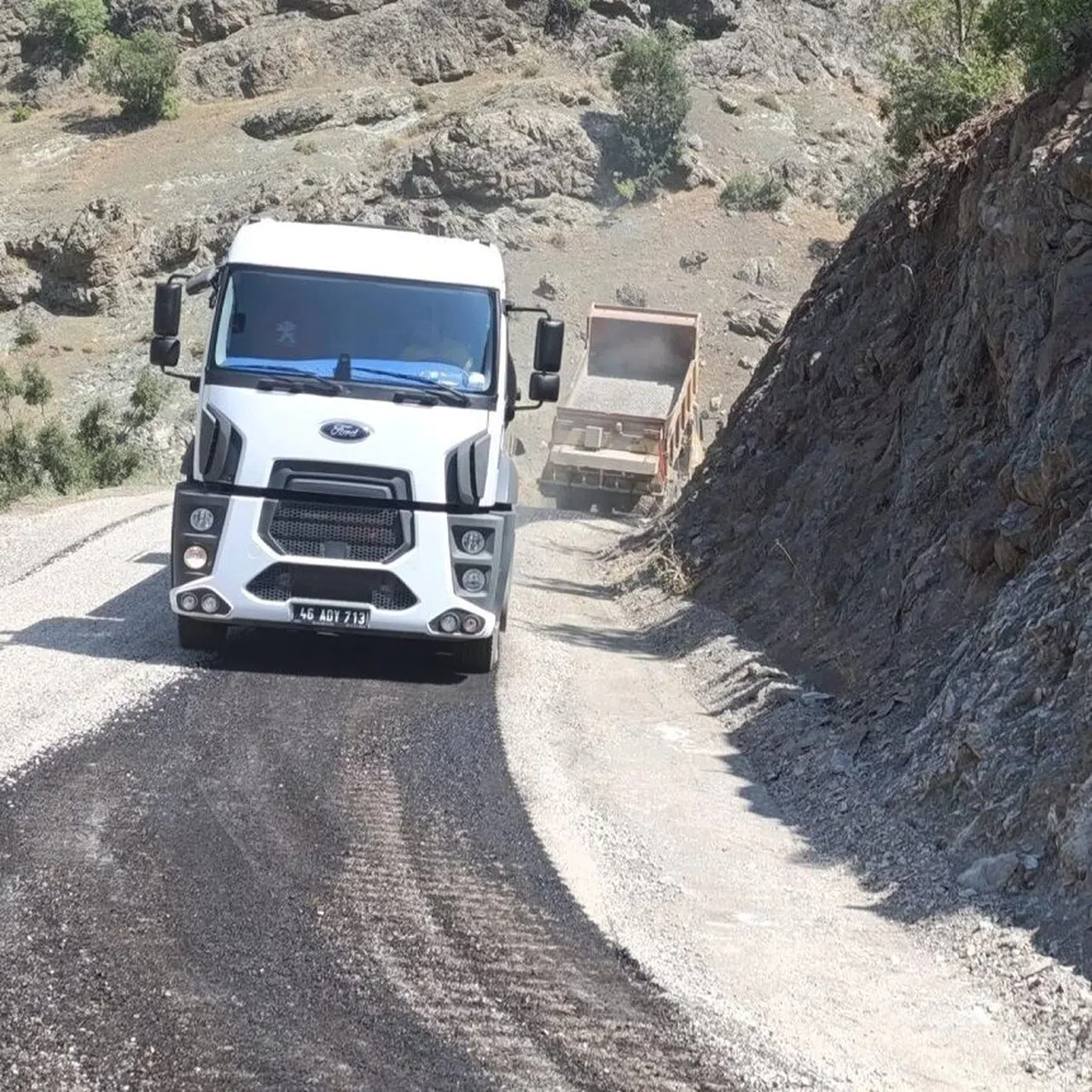 Büyükşehir, Onikişubat Kırsalında Ulaşımı İyileştiriyor