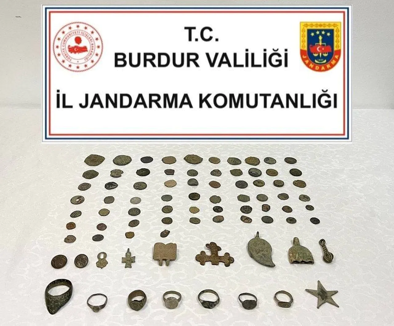Kaçakçılık operasyonlarında çok sayıda malzeme ele geçirildi
