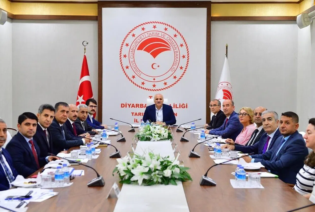 Diyarbakır 'da Vali Zorluoğlu, "Tarımsal üretimin daha da artması için hep birlikte mesai harcayacağız"