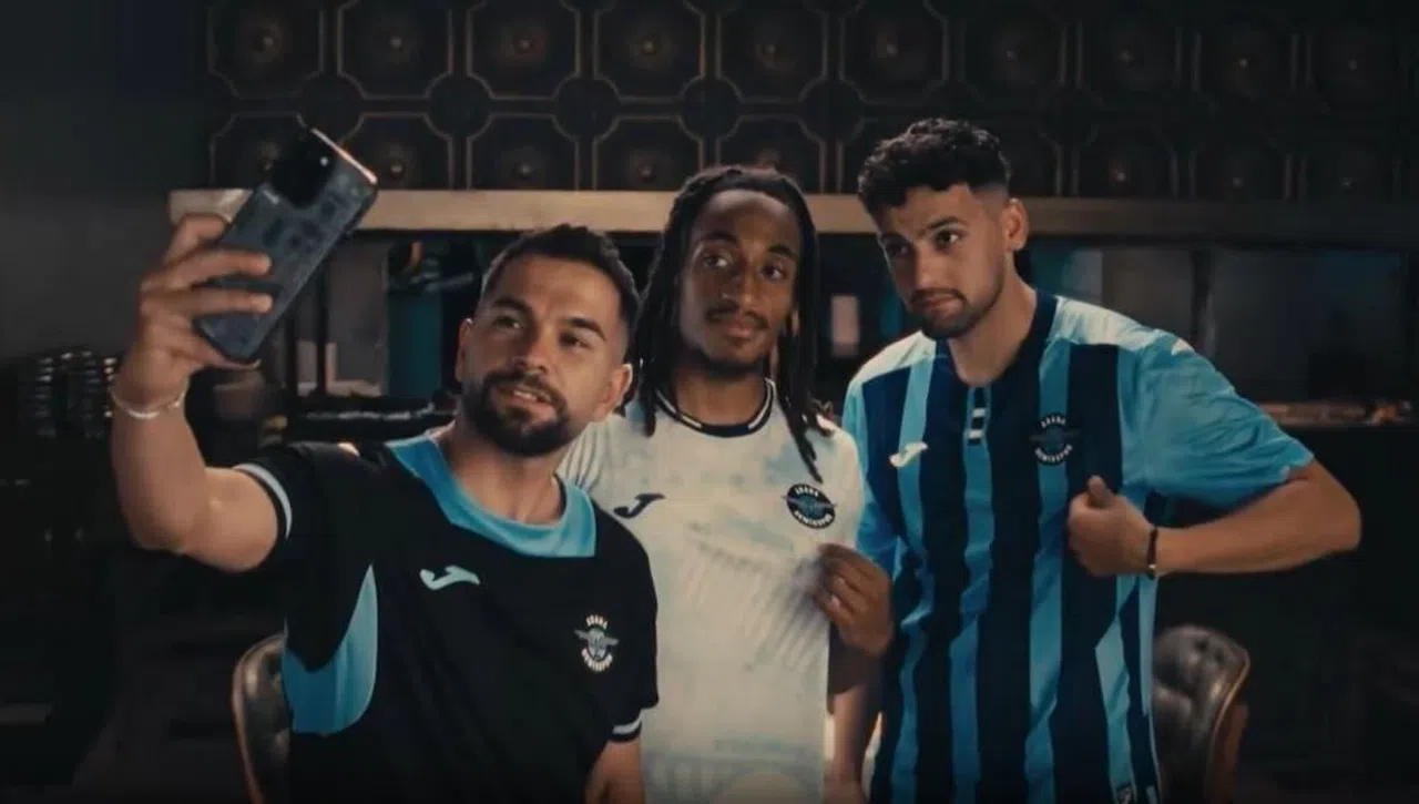 Adana Demirspor, yeni sezon formalarını kebapçıda tanıttı