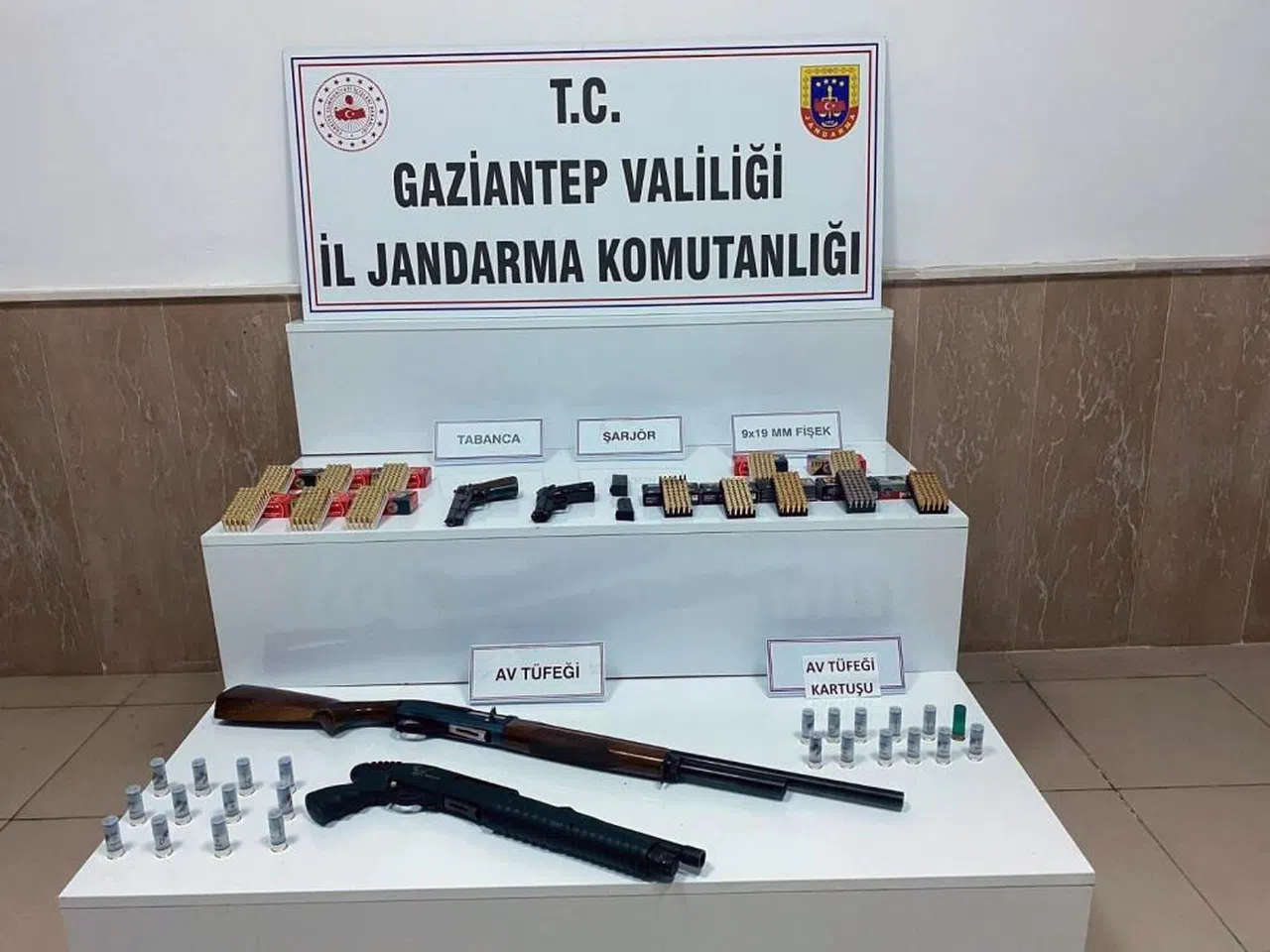 42 adet silah ele geçirildi: 21 gözaltı