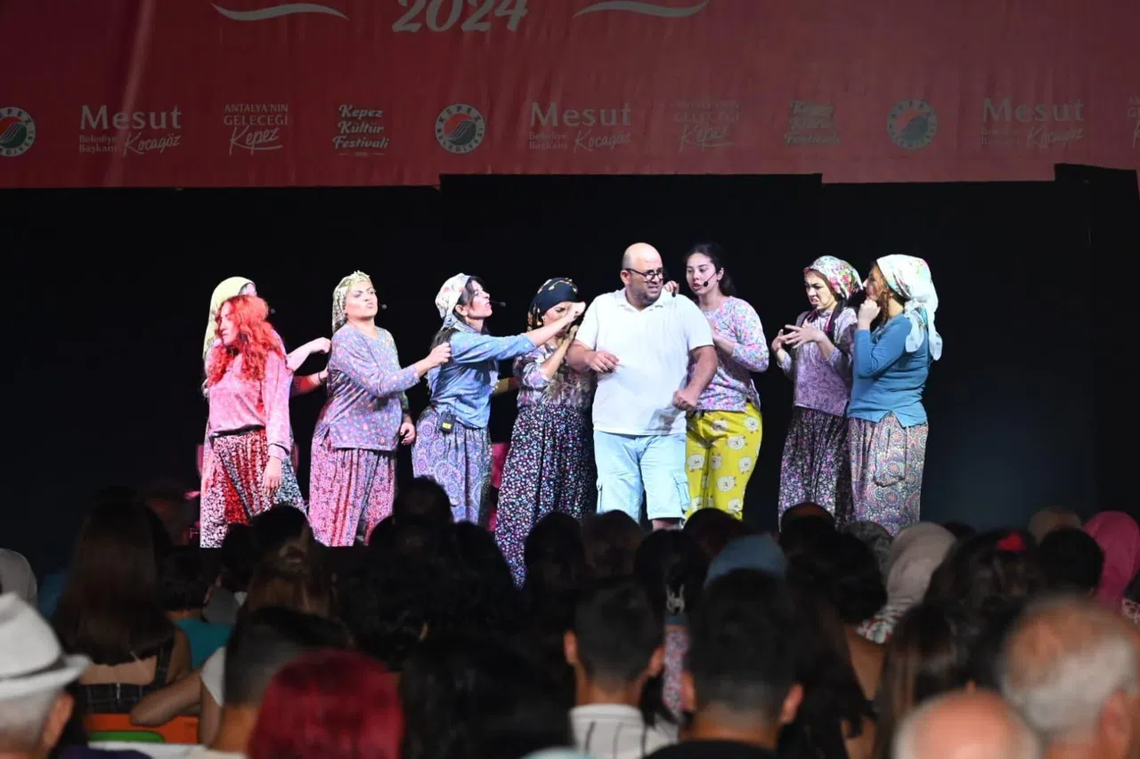"Troyalı Kadınlar", Kepez Kültür Festivali'nde sahnelendi