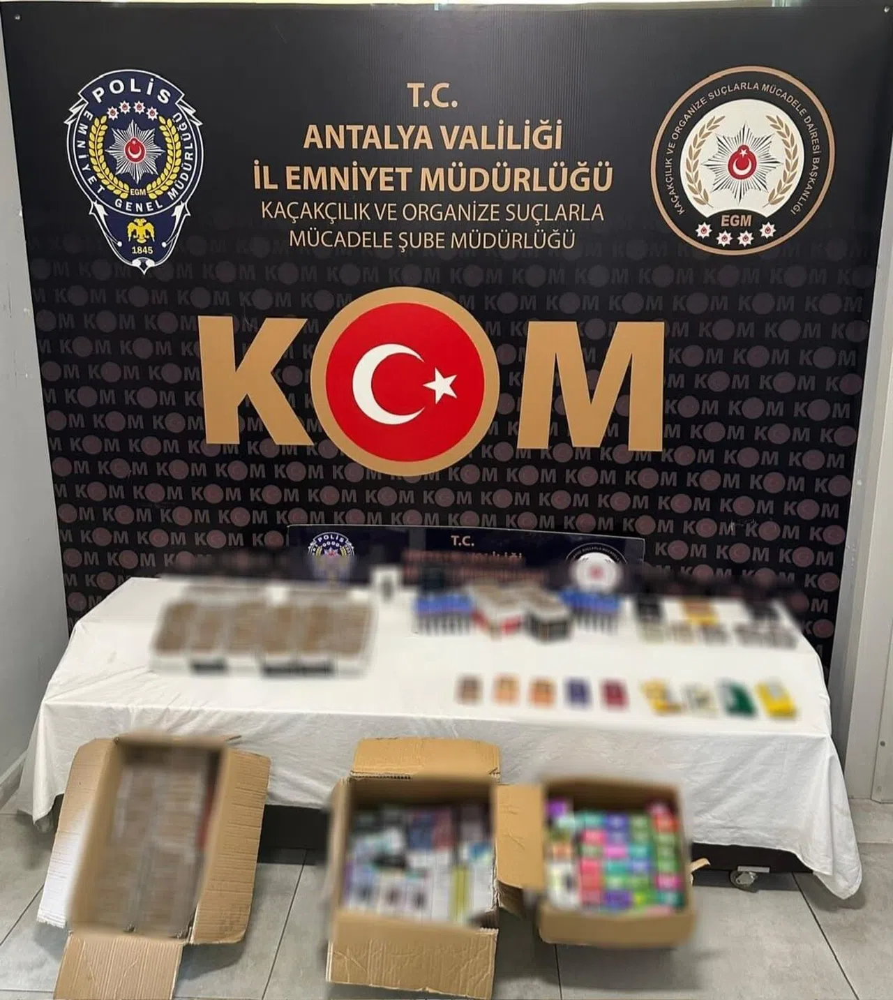 Antalya'nın 4 ilçesinde kaçakçılık operasyonu: Çok sayıda ürün ele geçirildi