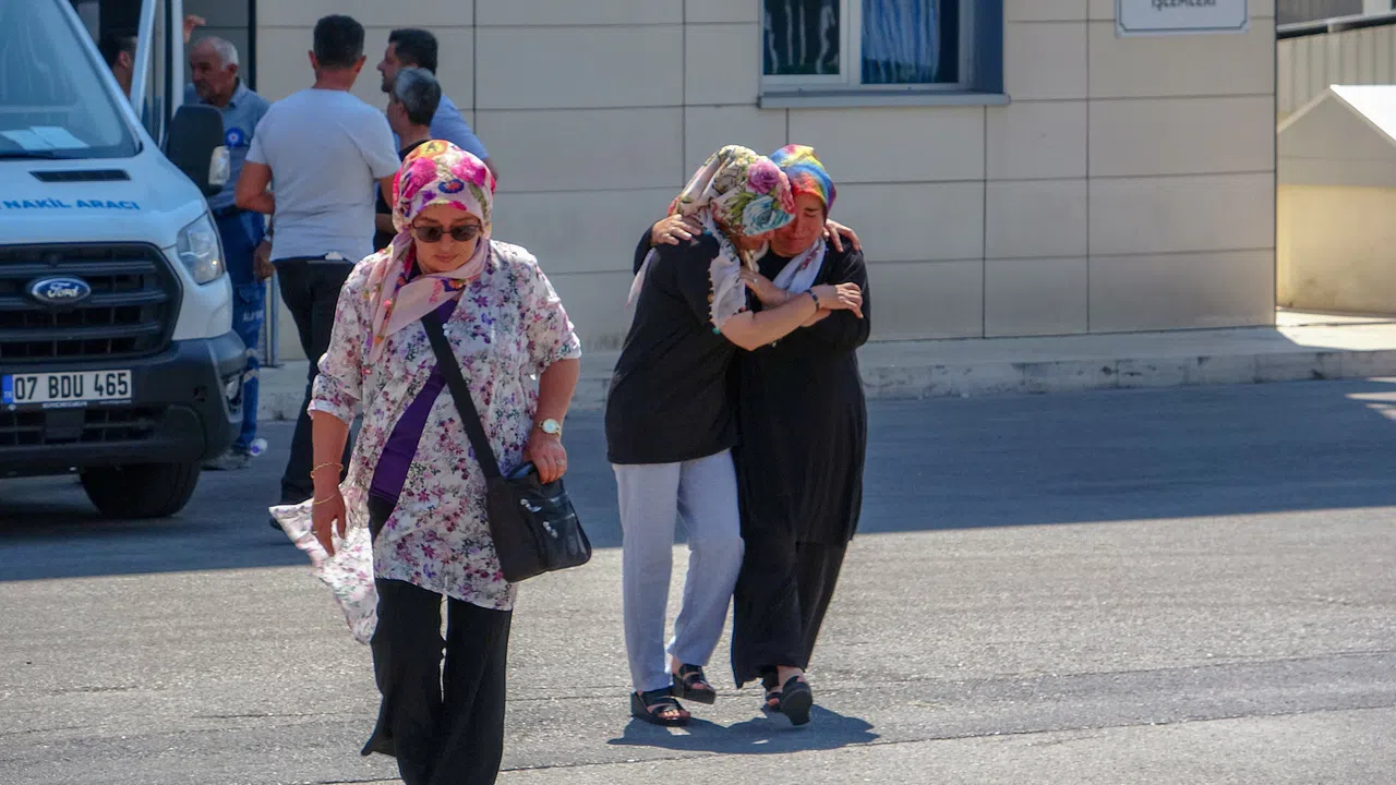 Antalya'daki huzurevi yangınında hastaneye kaldırılan 2 kişiden acı haber