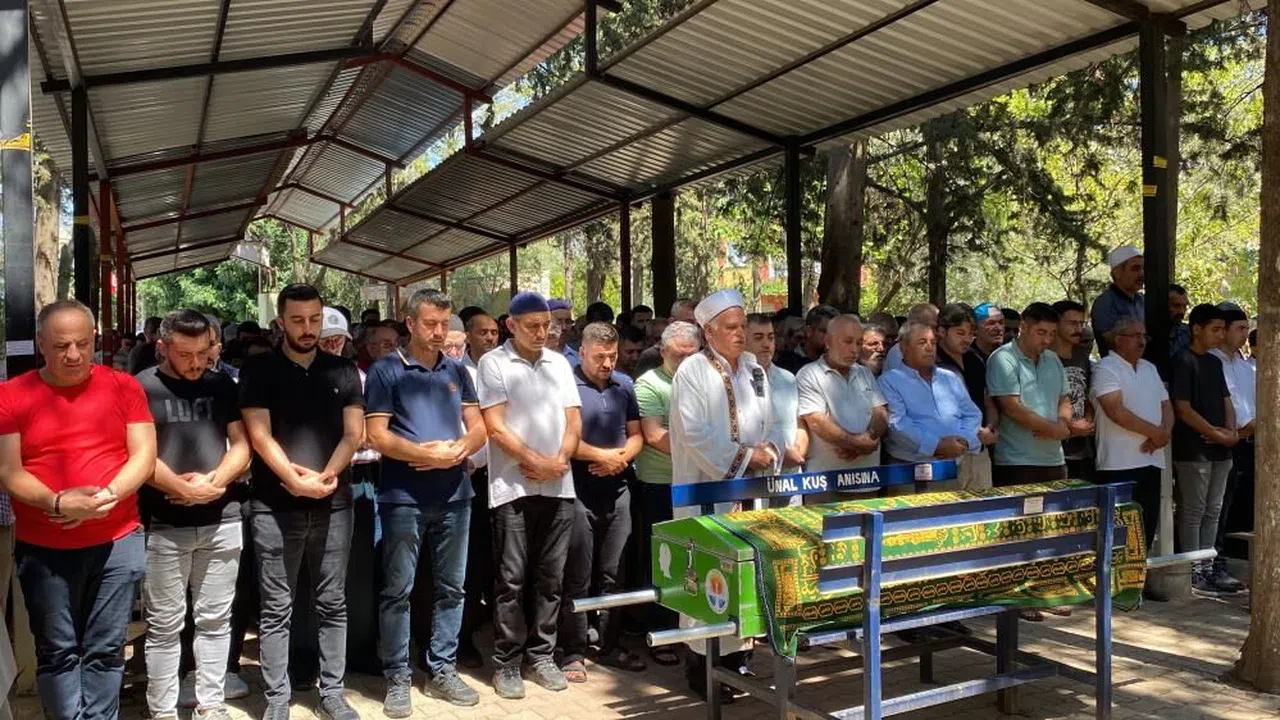 Su kuyusunda ölen kişi toprağa verildi