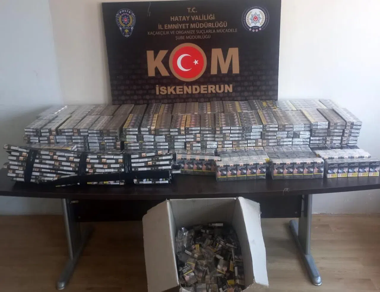 Hatay'da durdurulan araçtan 4 bin 90 paket kaçak sigara çıktı