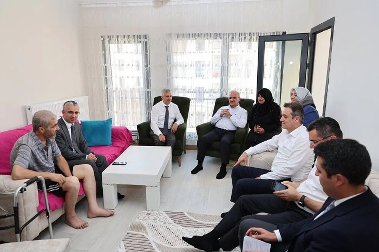 İçişleri Bakan Yardımcısı, TOKİ Evlerini Gezdi