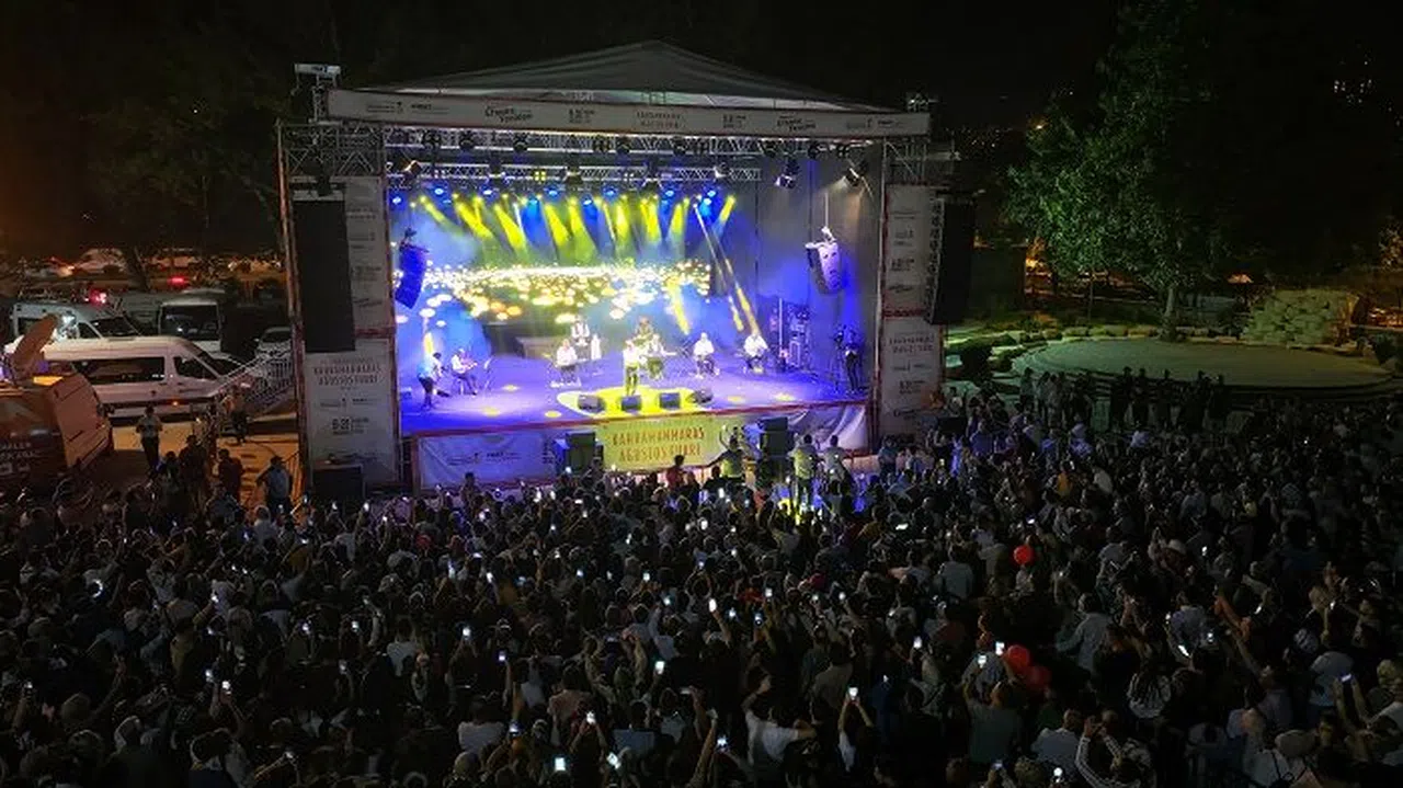 Mustafa Keser’den Ağustos Fuarı’nda Büyüleyici Performans