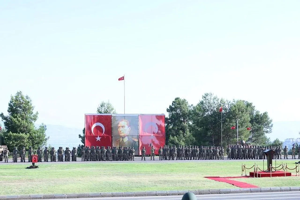 2’nci Zırhlı Tugay Komutanlığı Sancak ve Görev Teslim Töreni