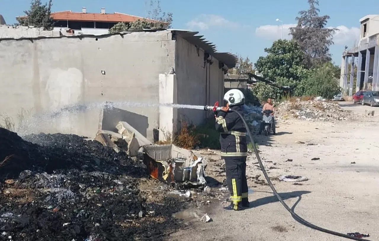 Antakya’da çöp yangını