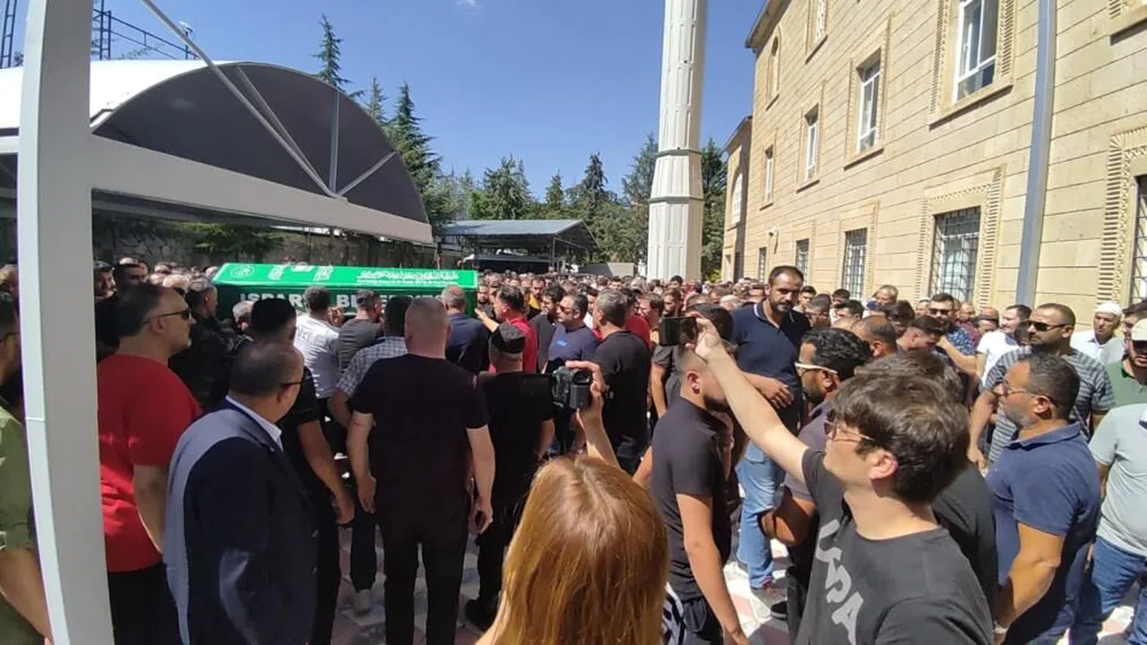 Tekme ve sopalarla darp edilen genç, hastanede hayatını kaybetti