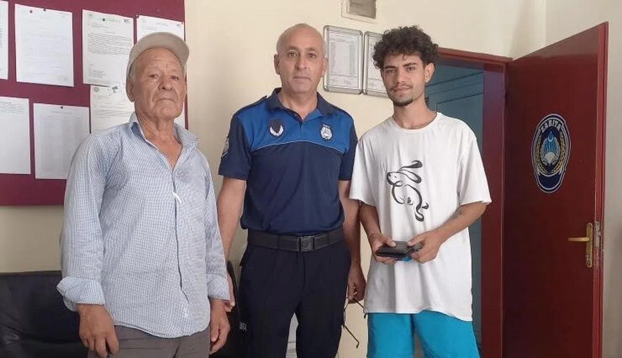 Bulduğu cüzdanı zabıtaya teslim etti