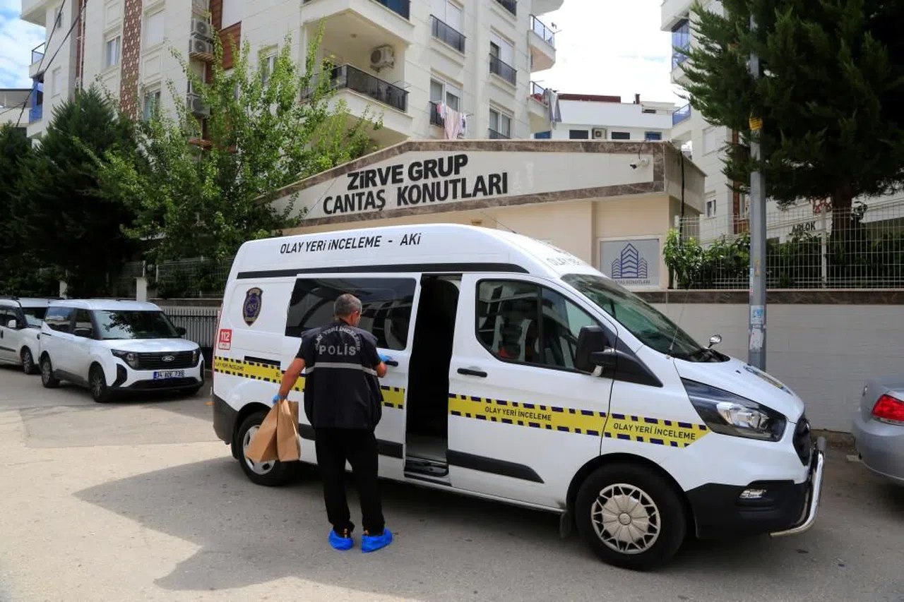 İki gencin evdeki kavgası kanlı bitti
