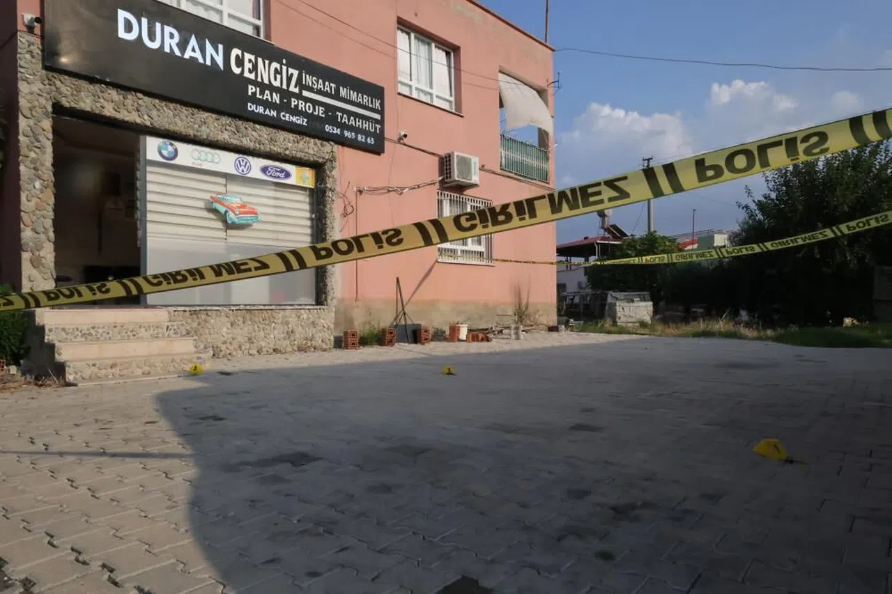 Alacak verecek kavgası kanlı bitti: 3 yaralı