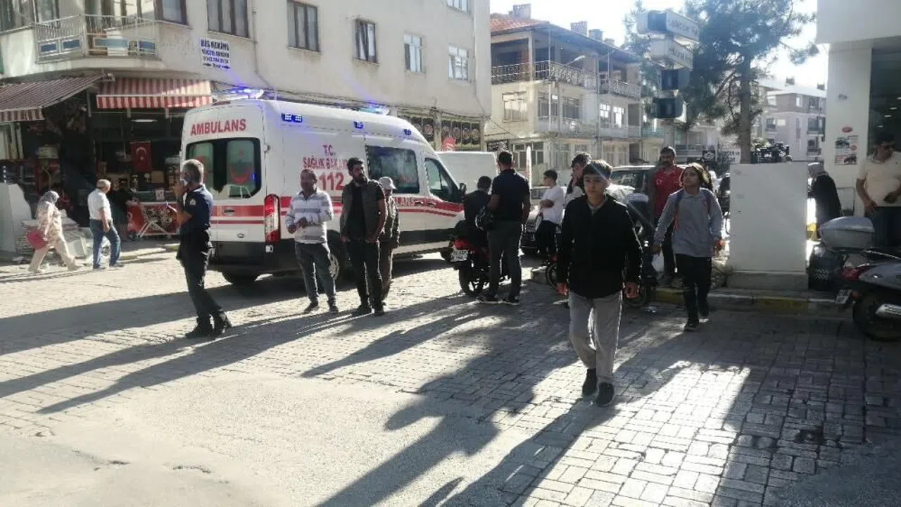 14 yaşındaki ehliyetsiz motosiklet sürücüsü otomobille çarpıştı
