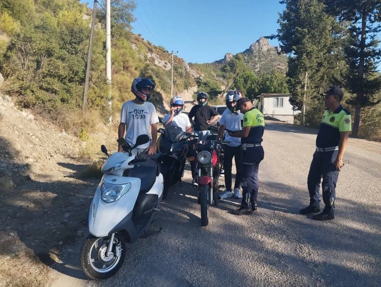 Kurallara uymayan motosiklet sürücülerine ceza yağdı