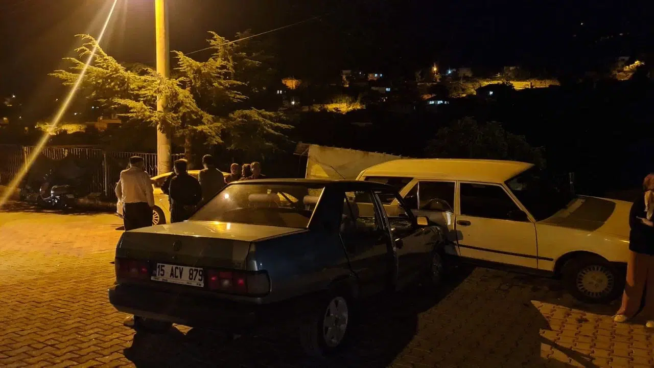 Arabasının önü kesilip av tüfeği ile vurulan genç hayatını kaybetti