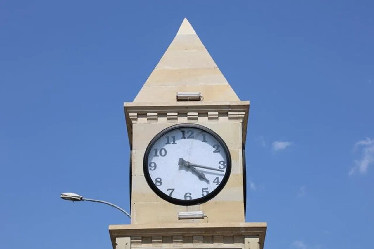 Pazarcık’taki saat kulesi 19 aydır 4.17’yi gösteriyor