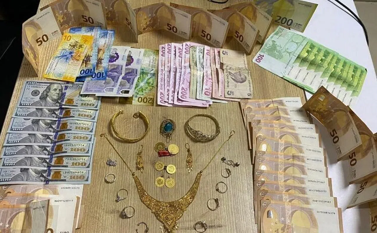 Otomobil hırsızı 3 şahıs tutuklandı