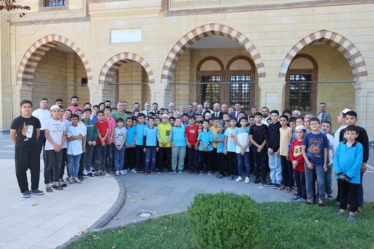 Abdülhamit Han Cami’nin alt katına gençlik merkezi yapılacak