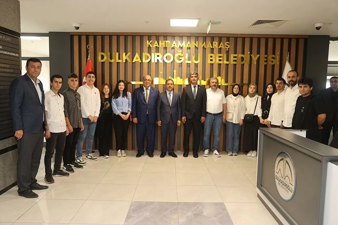 Başkan Akpınar’dan Başarılı Öğrencilere Ödül