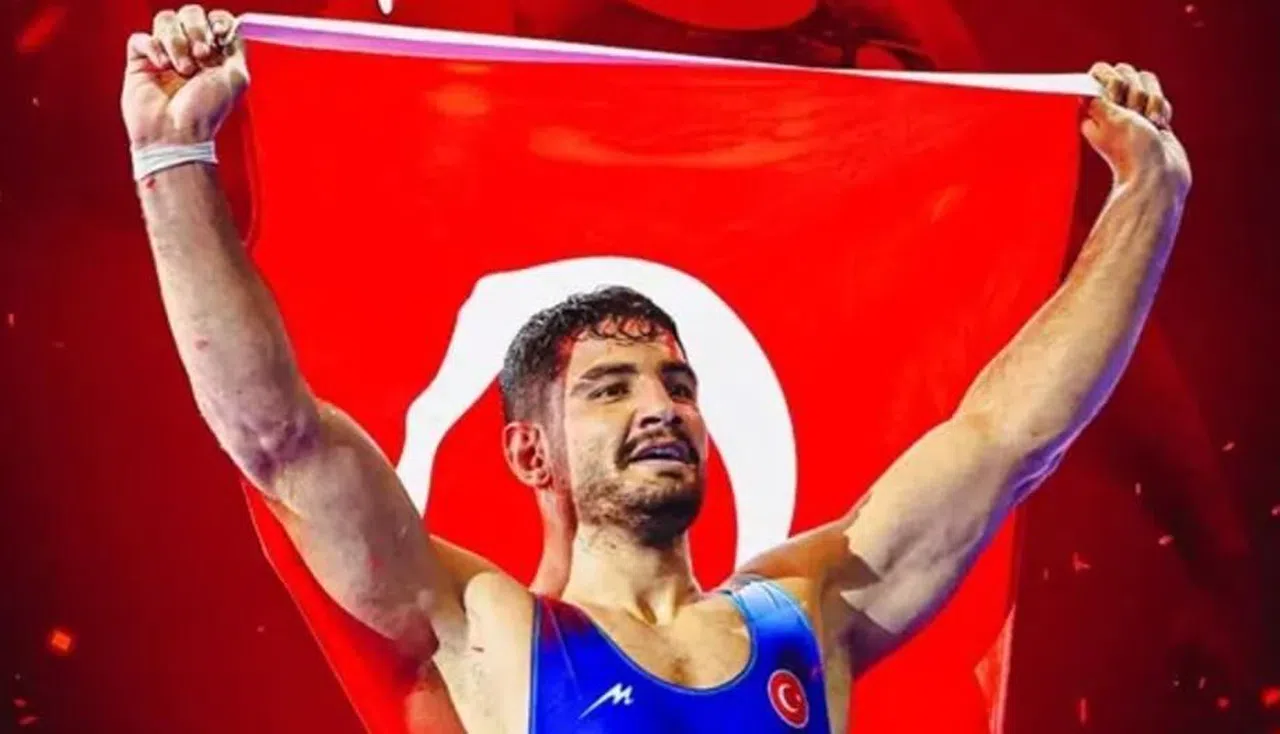 Olimpiyat şampiyonu Taha Akgül adaylığını açıkladı