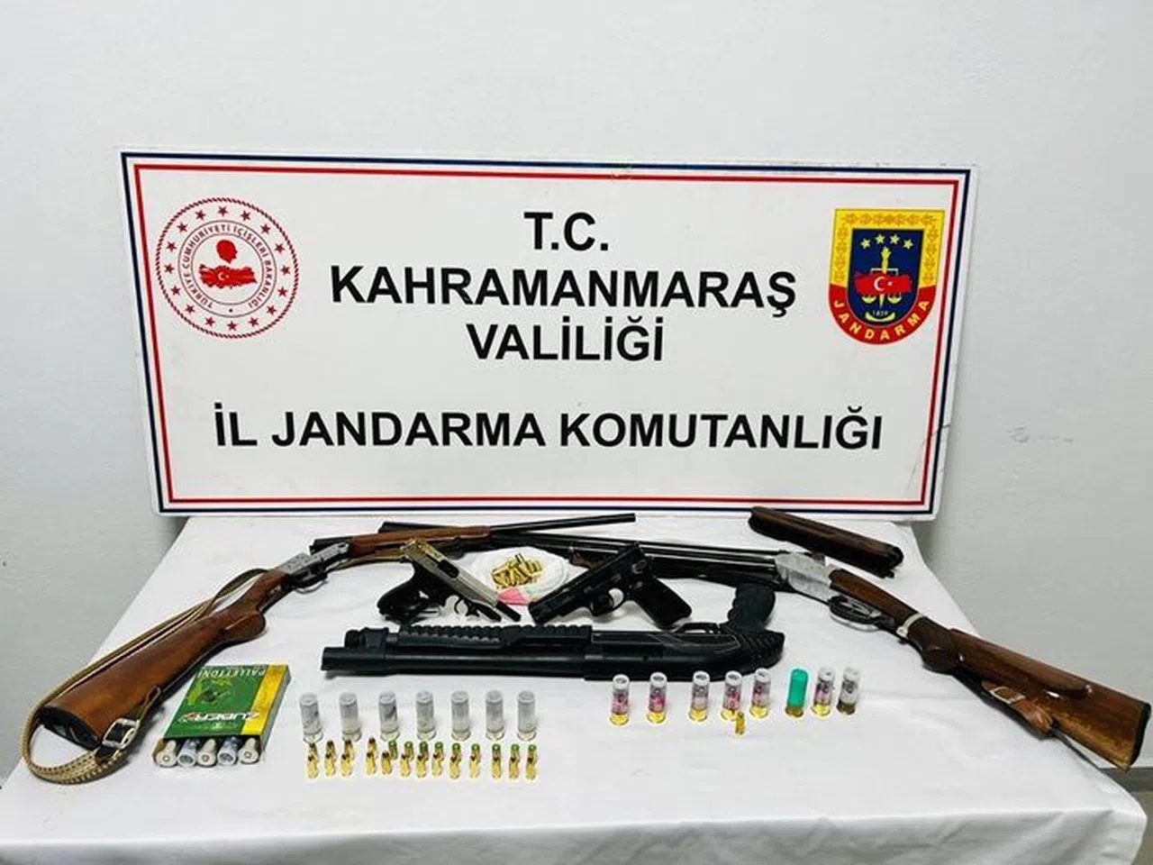 Düğünde silah atan şahıslara Jandarma baskını