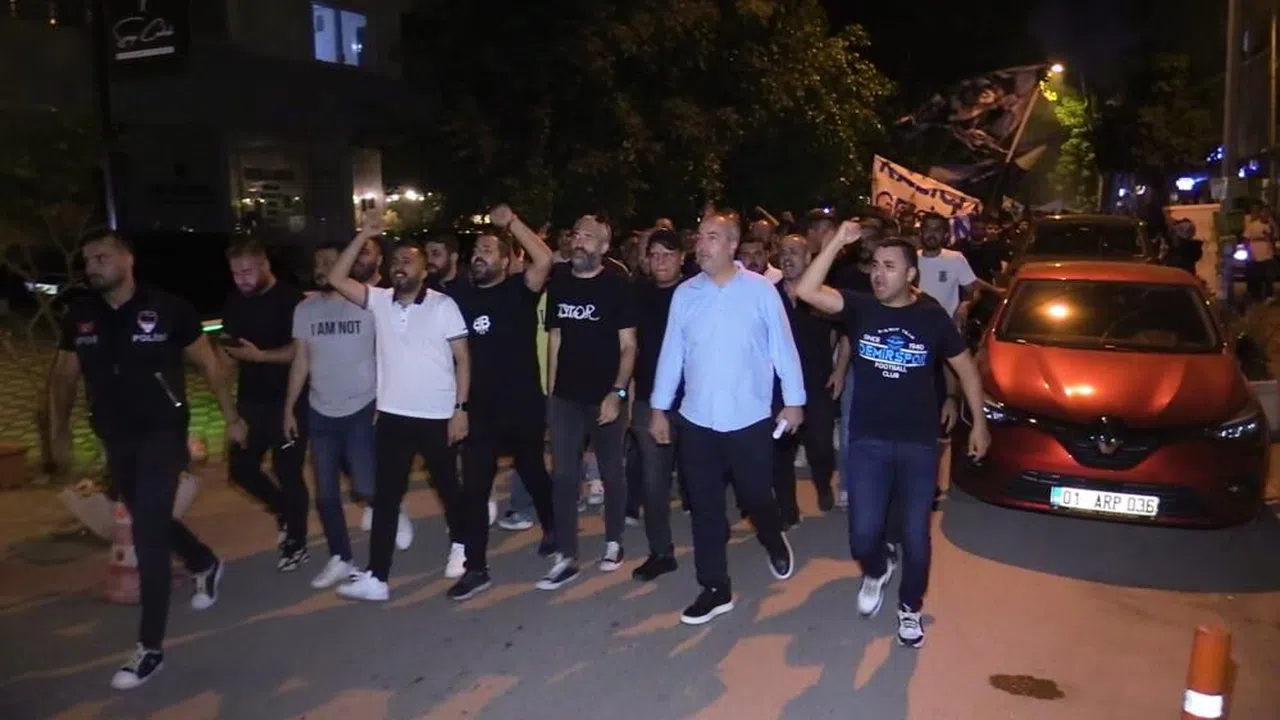 Adana Demirspor taraftarlarından Murat Sancak'a tepki