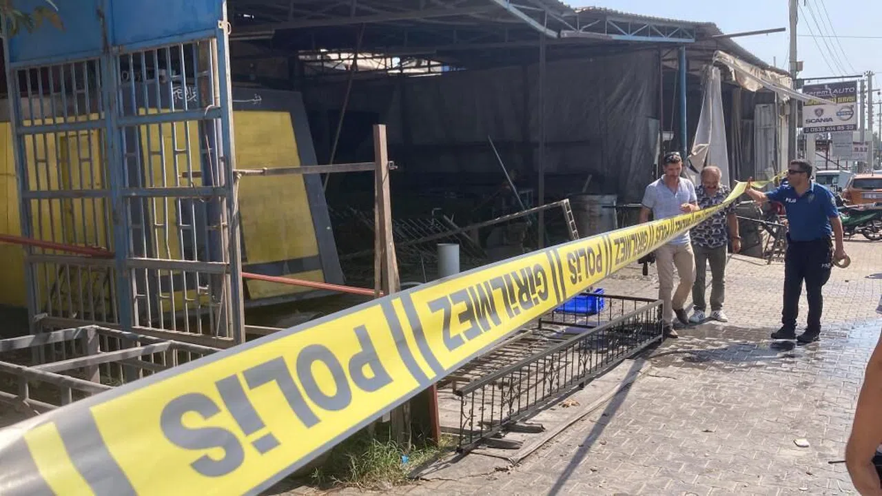 Boya atölyesinde patlama: 1'i ağır 3 yaralı