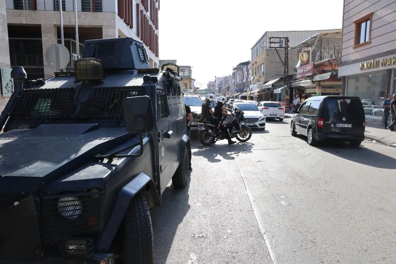 Sokakta el bombası bulundu