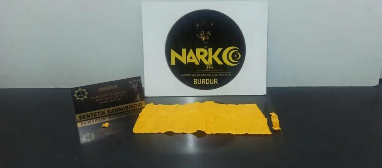 Durdurulan araçta uyuşturucu madde çıktı, 2 şüpheli tutuklandı