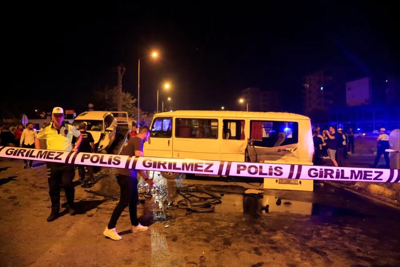 Düğün dönüşü 22 kişinin yaralandığı feci kazada acı haber