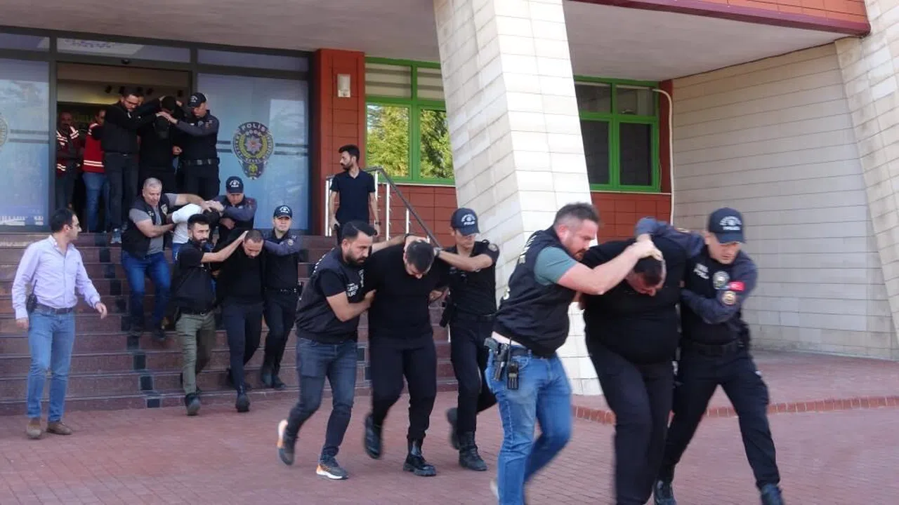 Cadde ortasındaki silahlı kavgayla ilgili 9 kişi tutuklandı