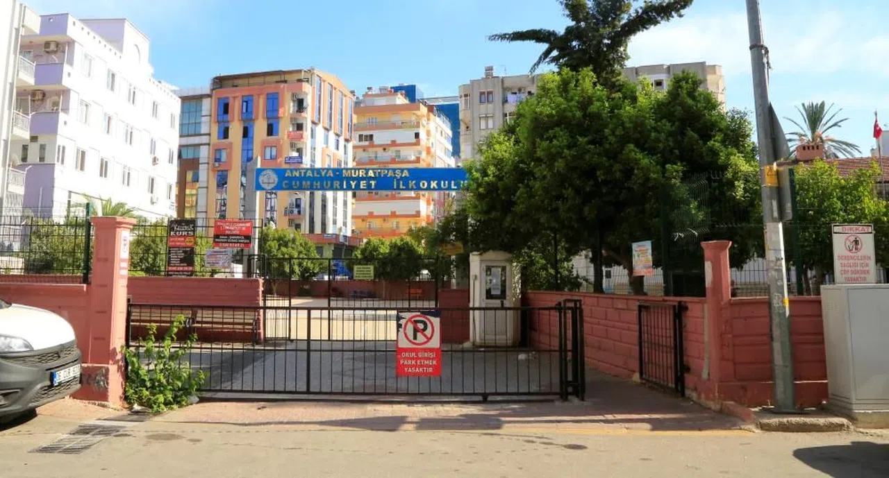 İlkokul öğrencilerinin gözü önünde mide bulandıran olaya mahalleli tepkisi