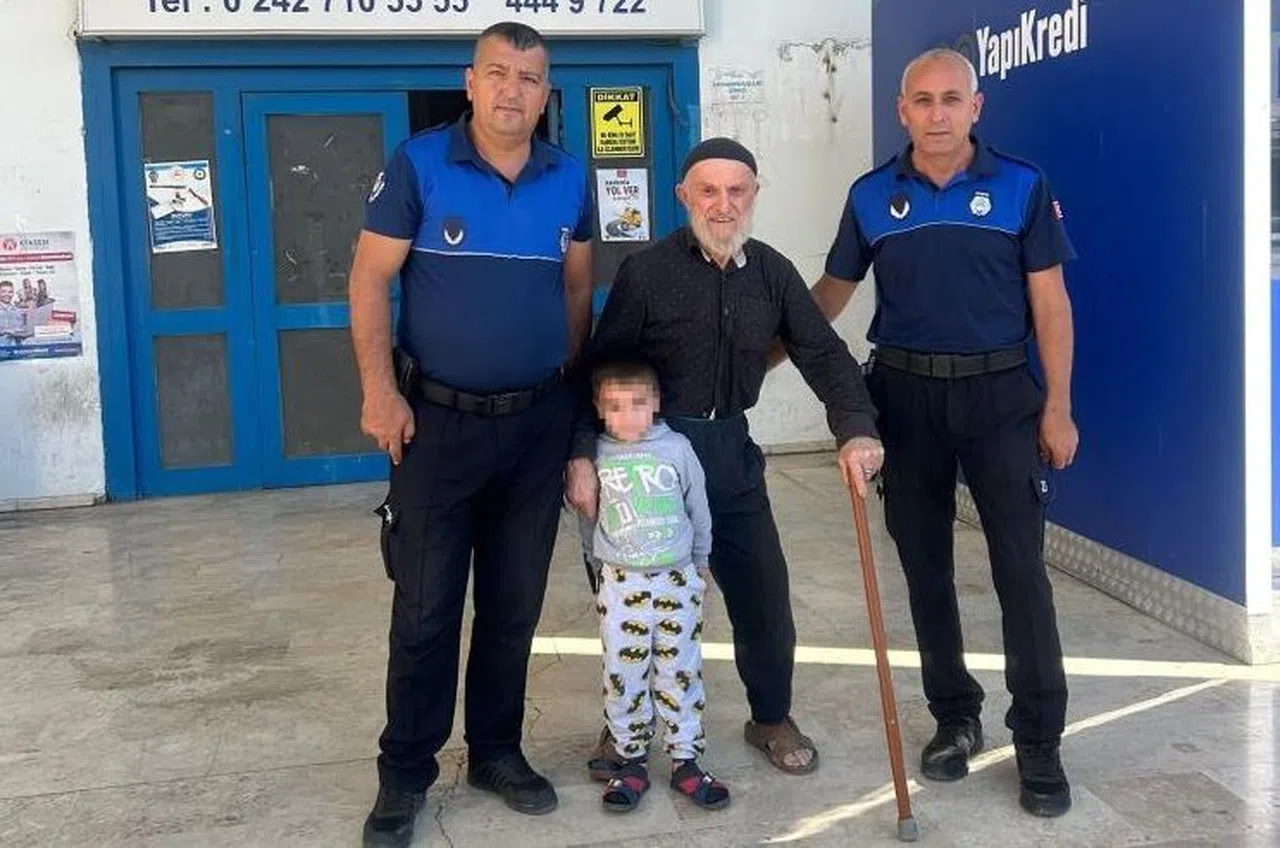 Dedesinin elini bırakıp kaybolan torun, zabıta tarafından bulundu