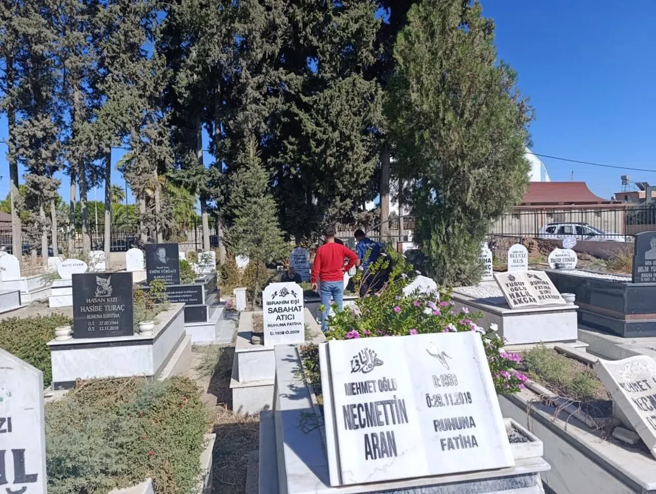 Bir kişi mezar başında hayatını kaybetti
