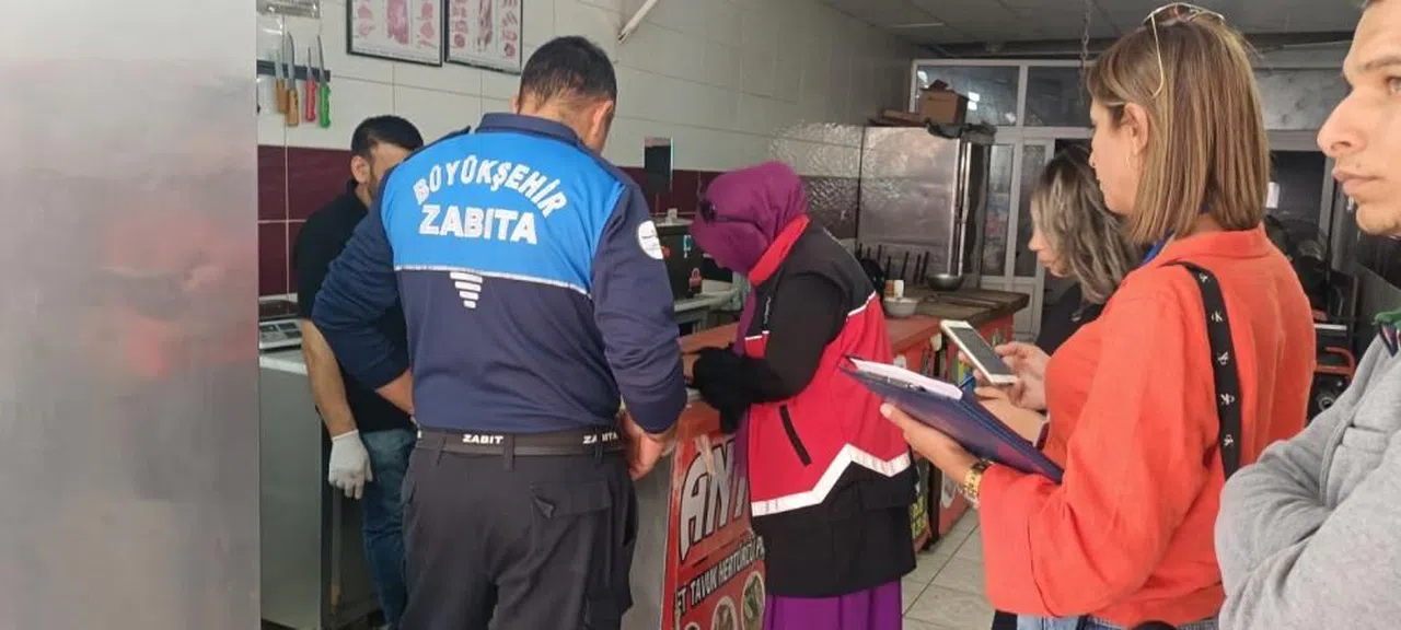 Sağlıksız şartlarda muhafaza edilen 220 kilo et imha edildi