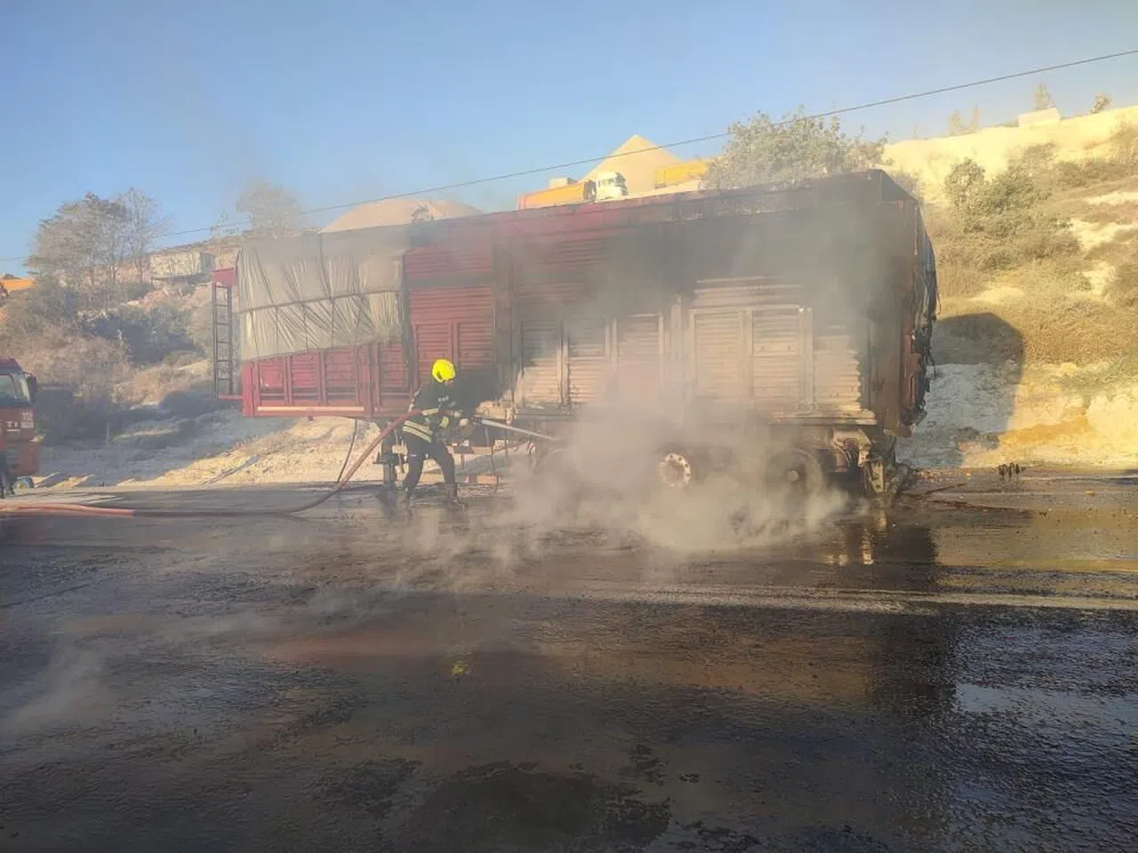 Mısır yüklü tırda yangın