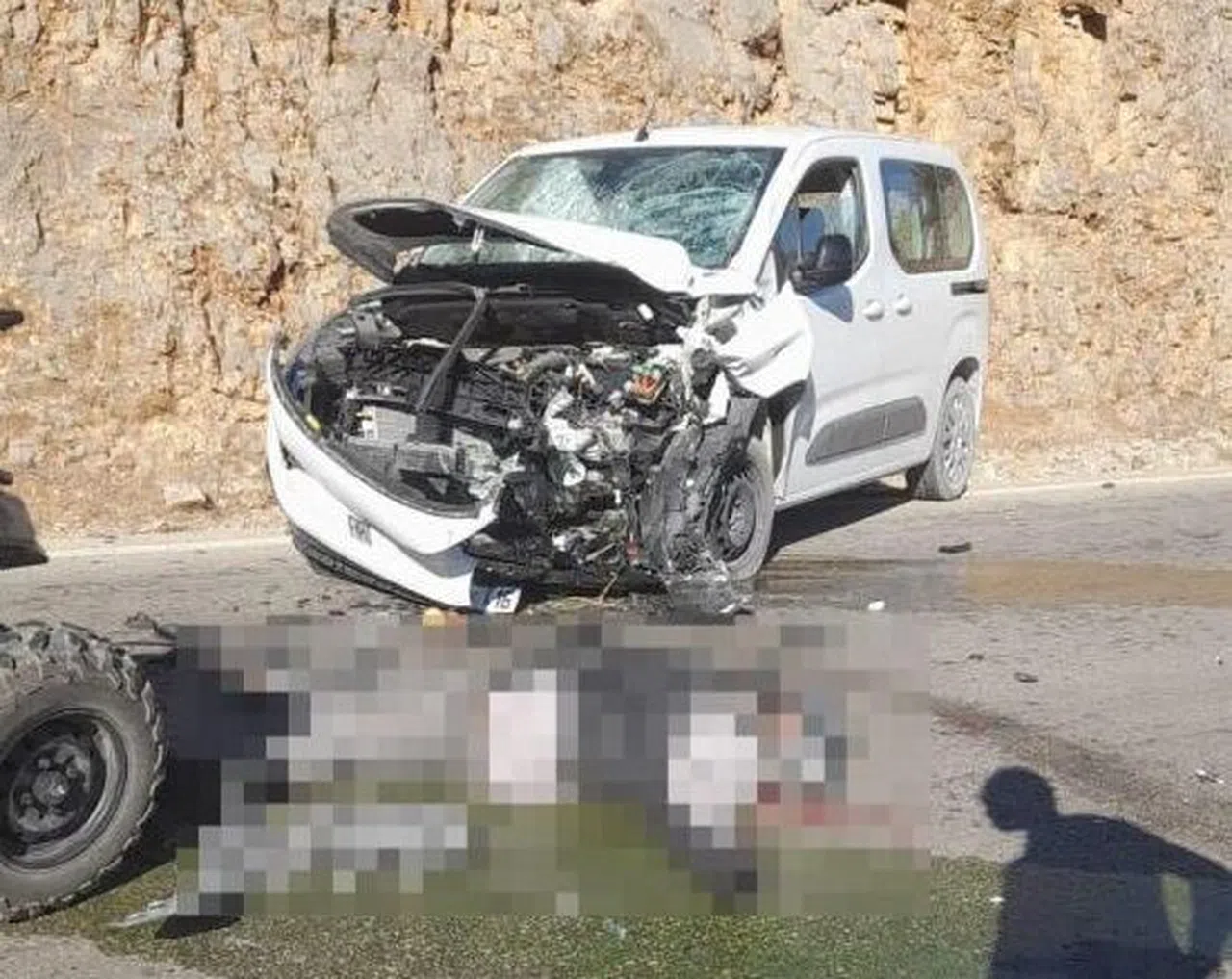 ATV ile ticari araç çarpıştı, 1 ölü, 1 ağır yaralı