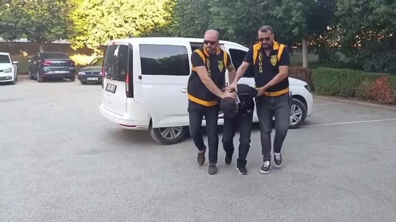 21 Yıl Hapis Cezasıyla Aranan Torbacı Kovalamaca Sonucu Yakalandı