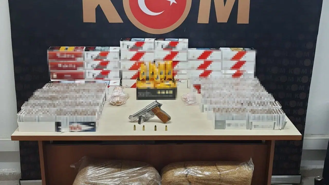 Çok sayıda kaçak sigara ve silah ele geçirildi