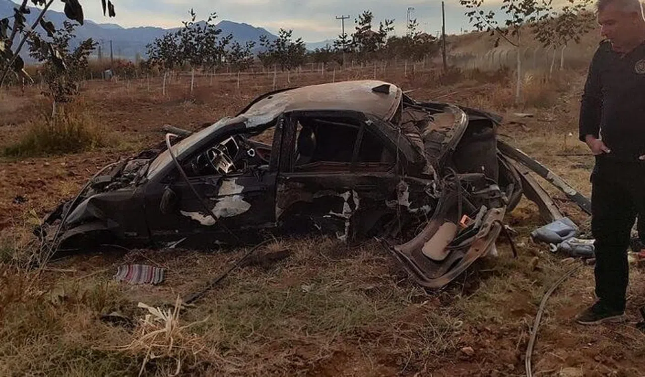 Göksun’da Otomobil Tarlaya Uçtu: 2 Yaralı