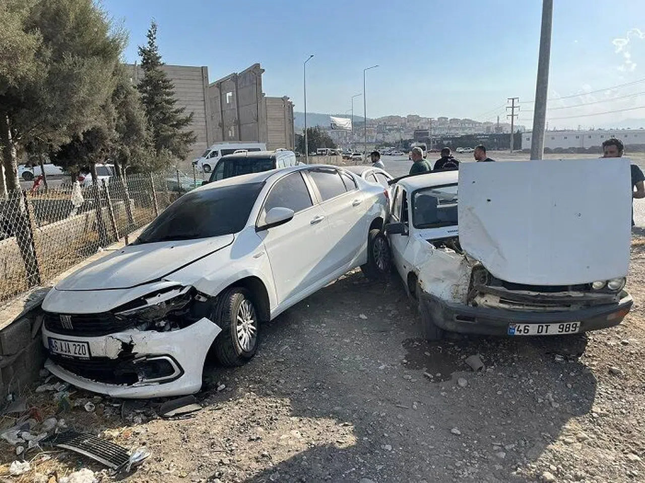 Kahramanmaraş’ta 2 Otomobil Çarpıştı: 2 yaralı
