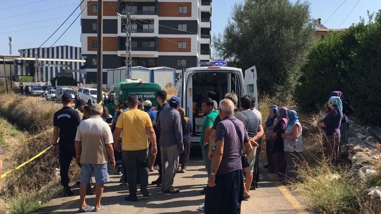 Motosiklet kanala uçtu